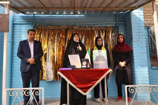 برگزاری همایش وطن‌یار در توحید یک؛ ادای احترام دانش‌آموزان به شهدای جنگ ۱۲روزه با حضور مادر «پسر آسمانی» عرشیان افشارمند در شهرستان قدس