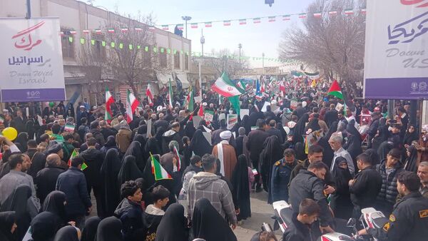 جلوه هایی از راهپیمایی جشن پیروزی انقلاب در شهر قم