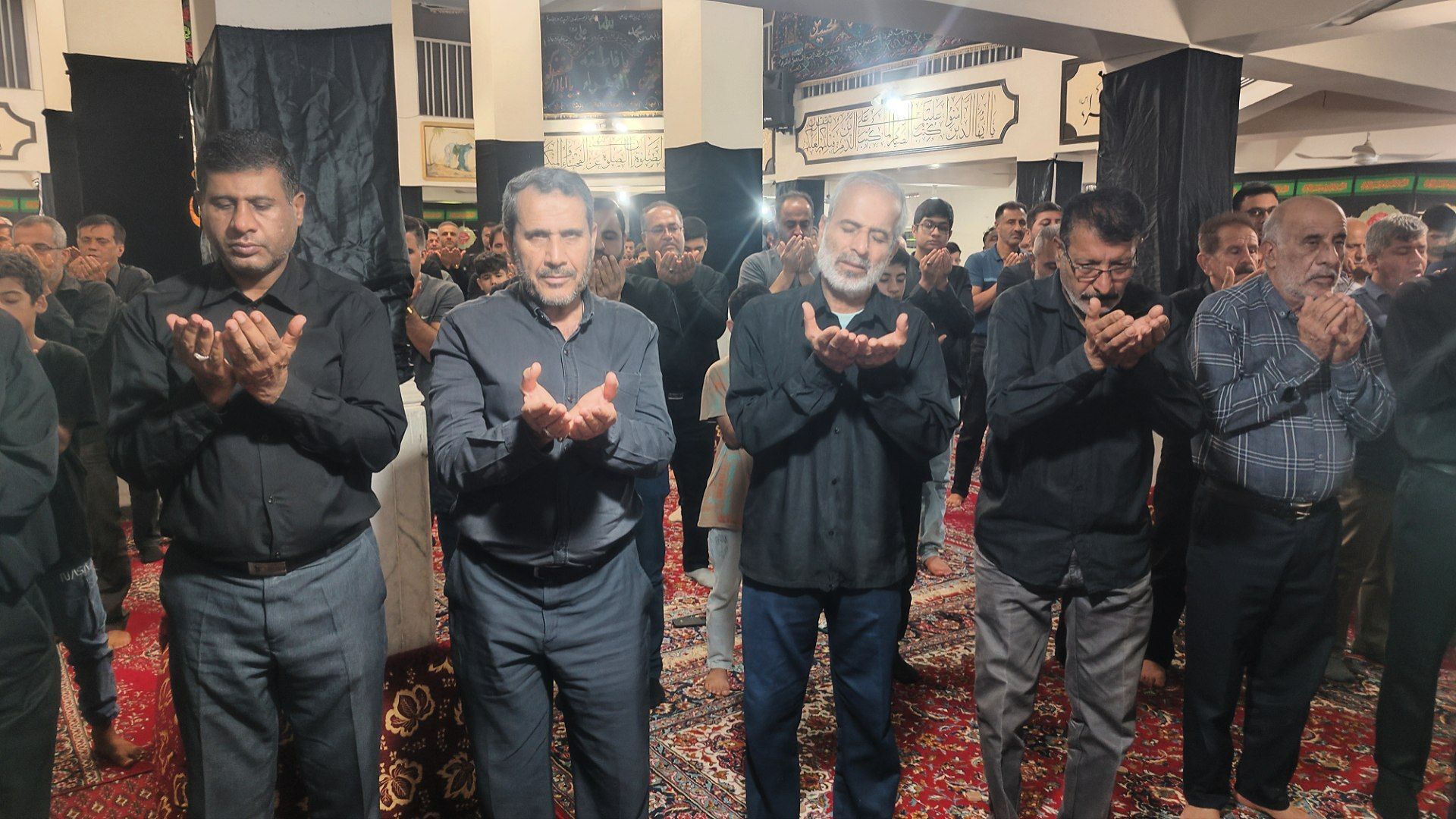 نمازی به یاد ظهر عاشورا