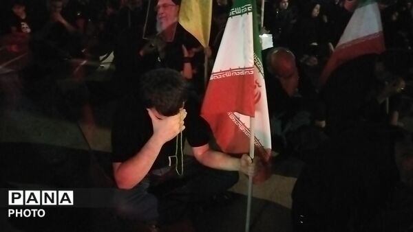 طنین نوای یا حسین در مسجد جامع نیشابور غرق در سوگ عاشورا