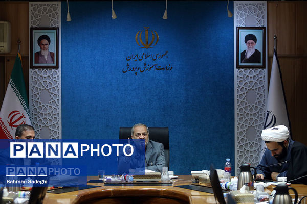 دیدار وزیر آموزش و پرورش با مسئولان اتحادیه انجمن‌های اسلامی دانش‌آموزی سراسر کشور