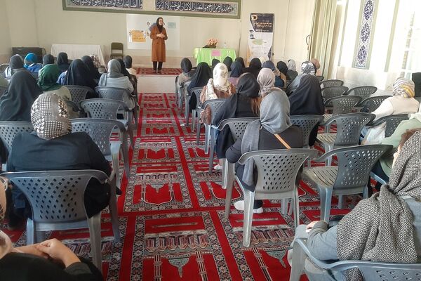دومین جلسه آموزش خانواده در دبیرستان پویش