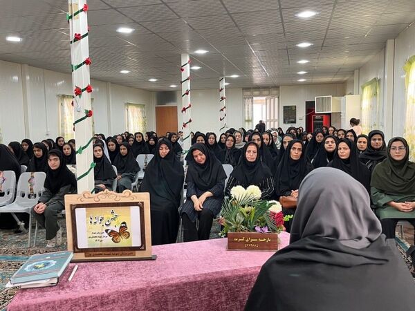 برگزاری مراسم به مناسبت جشن جوانه ها در دبیرستان شهید محمدی پور خلیل آباد 