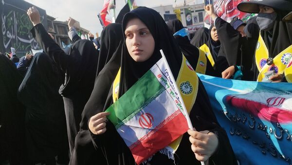 دانش آموزان شاهد تکتم ناحیه۳ ،پرچمداران راهپیمایی ۱۳ آبان