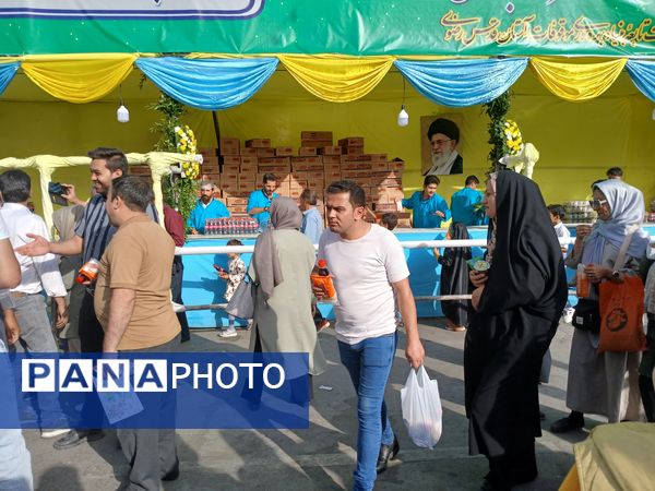 موکب بزرگ شرکت نان قدس رضوی در روز شریف ولادت امام رضا (ع)