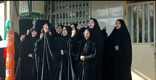 وداع با پیکر شهید گمنام در دبیرستان شهید عباسی یک مشهد