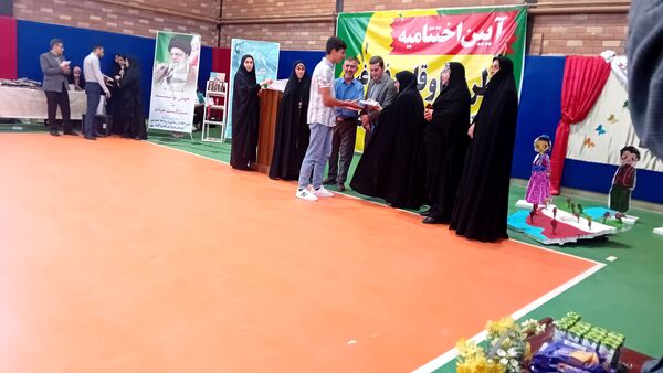 آیین اختتامیه طرح اوقات فراغت تابستانه و نمایشگاه مدرسه انقلاب در شهرستان فیروزکوه