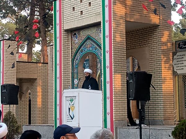 اولین سالگرد شهید محرم هادی میرآبادی بر سر مزارش برگزار شد  