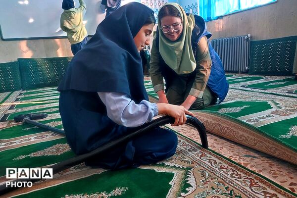 آیین غبارروبی نمازخانه مدرسه شهید معظم همزمان با حلول ماه مبارک رمضان