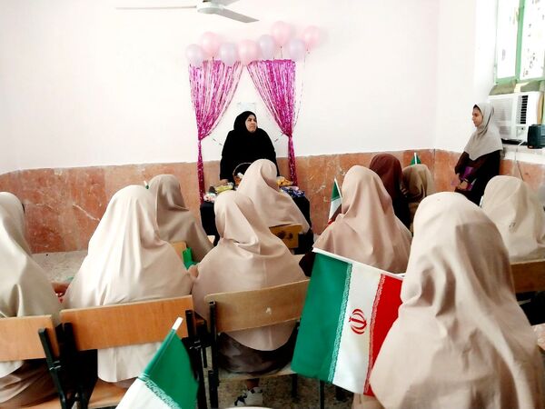 گرامیداشت روز دانش‌آموز در مدرسه شکوه زاویه 
