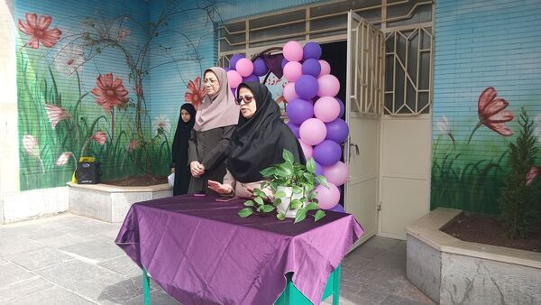 برگزاری جشن شکوفه ها در دبستان حضرت آسیه (س) شهر رباط‌سنگ