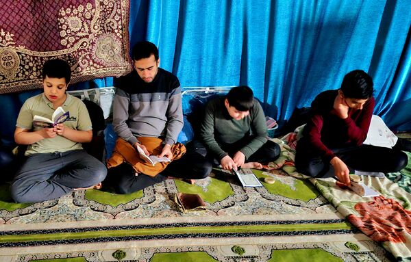 برگزاری مراسم اعتکاف پدر پسری در مسجد جامع آشخانه