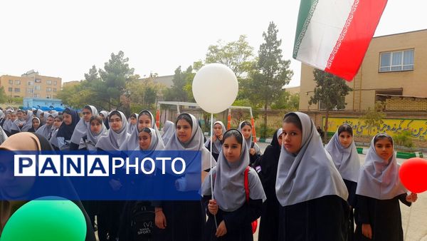 آیین بازگشایی مدارس در دبیرستان نورالهدی 