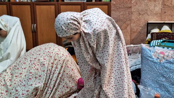 مراسم روز سوم اعتکاف دانش‌آموزان دختر در مسجدالنبی کرج