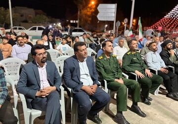 پویش «همه حاضر» در میدان جمهوری خاتم؛ دانش‌آموزان پای کار ساختن فردای ایران