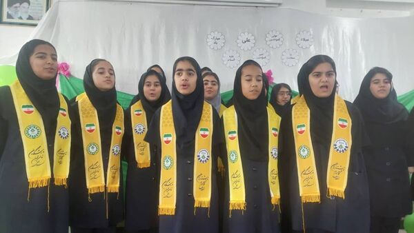 شور و شوق دانش‌آموزان در روز پدر