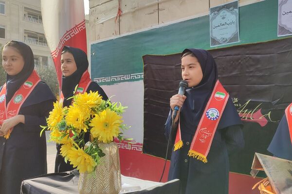 شور وشوق دانش‌آموزان در برنامه صبحگاهی مدرسه مریم بهارستان دو