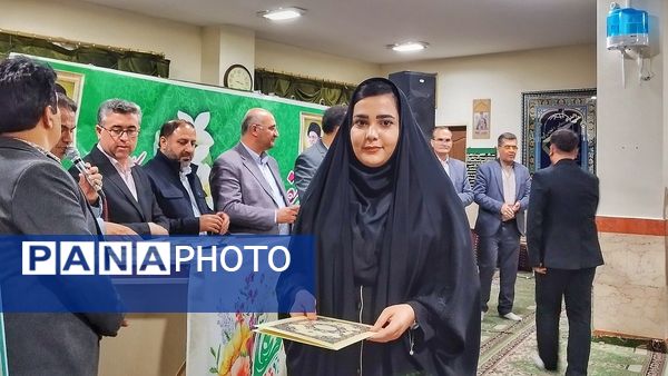 مراسم تجلیل از مقام معلم در شهرستان اشتهارد