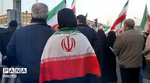 مردم تهران؛ پای کار انقلاب