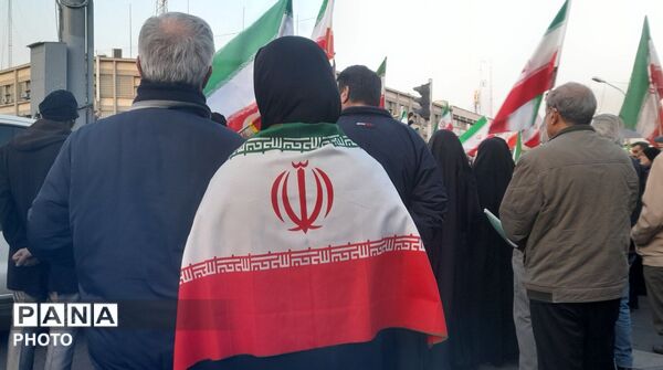 مردم تهران؛ پای کار انقلاب