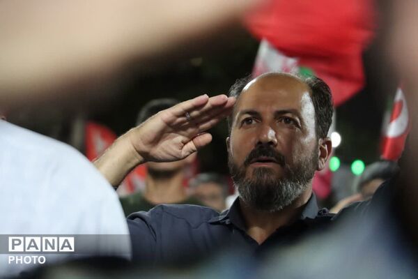 صد و هشتاد و دومین راهپیمایی شبانه مردم ماهدشت همزمان با میلاد رسول اکرم و امام صادق