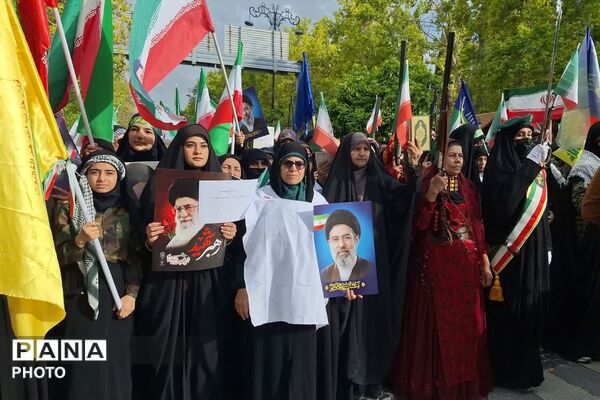 رزمایش بانوان و دختران بسیجی در شیراز