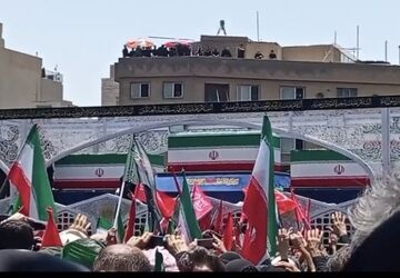 مراسم تشییع رهبر شهید در میدان آزادی