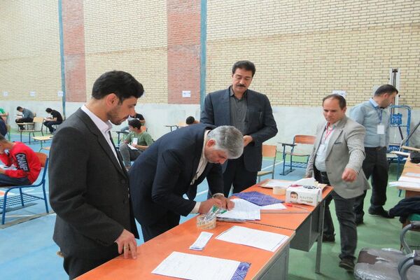 بازدید ستادی از حوزه‌های برگزاری امتحانات نهایی در شهرستان فاروج 