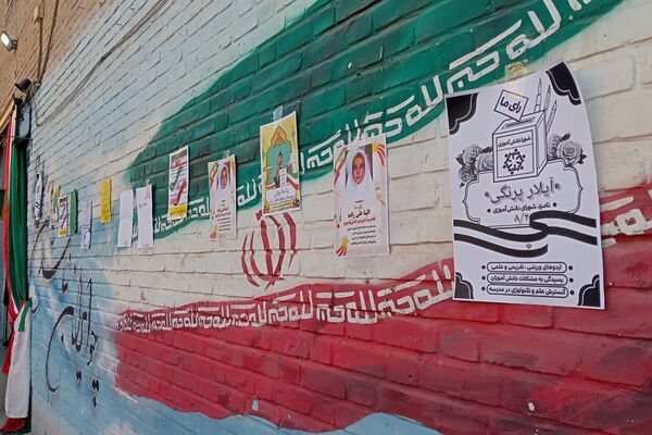 جوانه های دموکراسی در قدس؛شور وهیجان دانش آموزان قدس در انتخابات شورای دانش آموزی