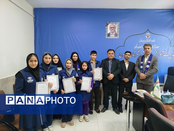 نشست مدیر آموزش و پرورش فاروج با دانش‌آموز خبرنگاران پانا