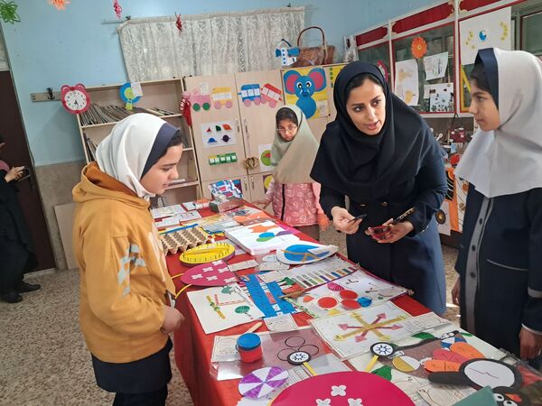 جشنواره بازی و یادگیری در مدرسه شهید معظم شهرستان قدس