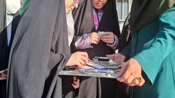 جشن روز پرستار و ولادت حضرت زینب(س) در دبستان نیایش 2