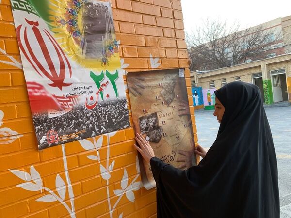 شروع فضاسازی مدرسه انقلاب در دبیرستان گلستان