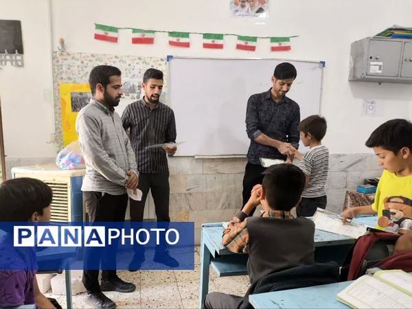 تقدیر از برترین‌های دبستان شهید پسندیده فدافن