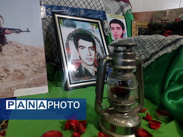 یادآورحماسه سیزدهم آبان دردبیرستان شاهدشهید قاسم سلیمانی