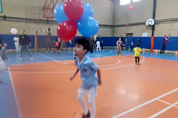 مسابقه ورزشی «روز پدر و پسری» طرح شهید خرازی در دبستان پسرانه علامه طباطبایی پیشوا