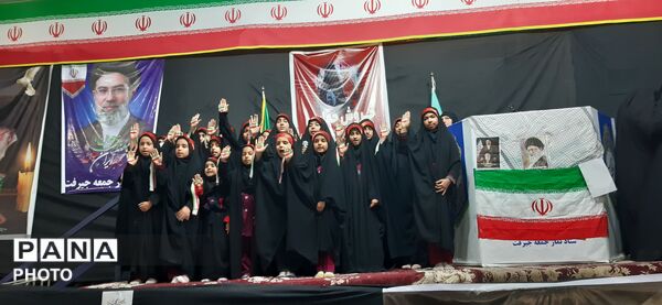 بیعت بانوان جیرفت‌زمین با رهبر انقلاب اسلامی