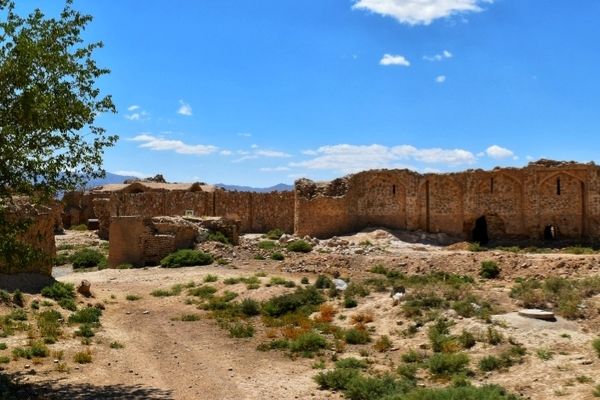 بحران کم‌آبی در روستای رباط عشق و همدلی مردم برای حفظ کشاورزی
