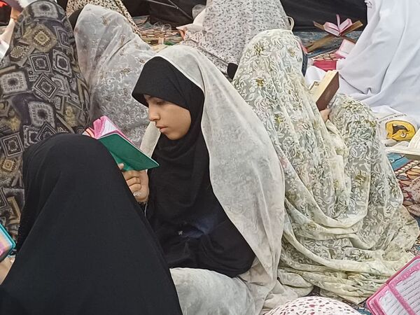 اعتکاف دانش‌آموزی مسجد موسی بن جعفر شهر دولت آباد ویژه دختران