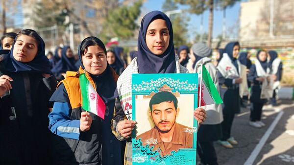 زنگ انقلاب در دبیرستان کوثر فرهنگیان
