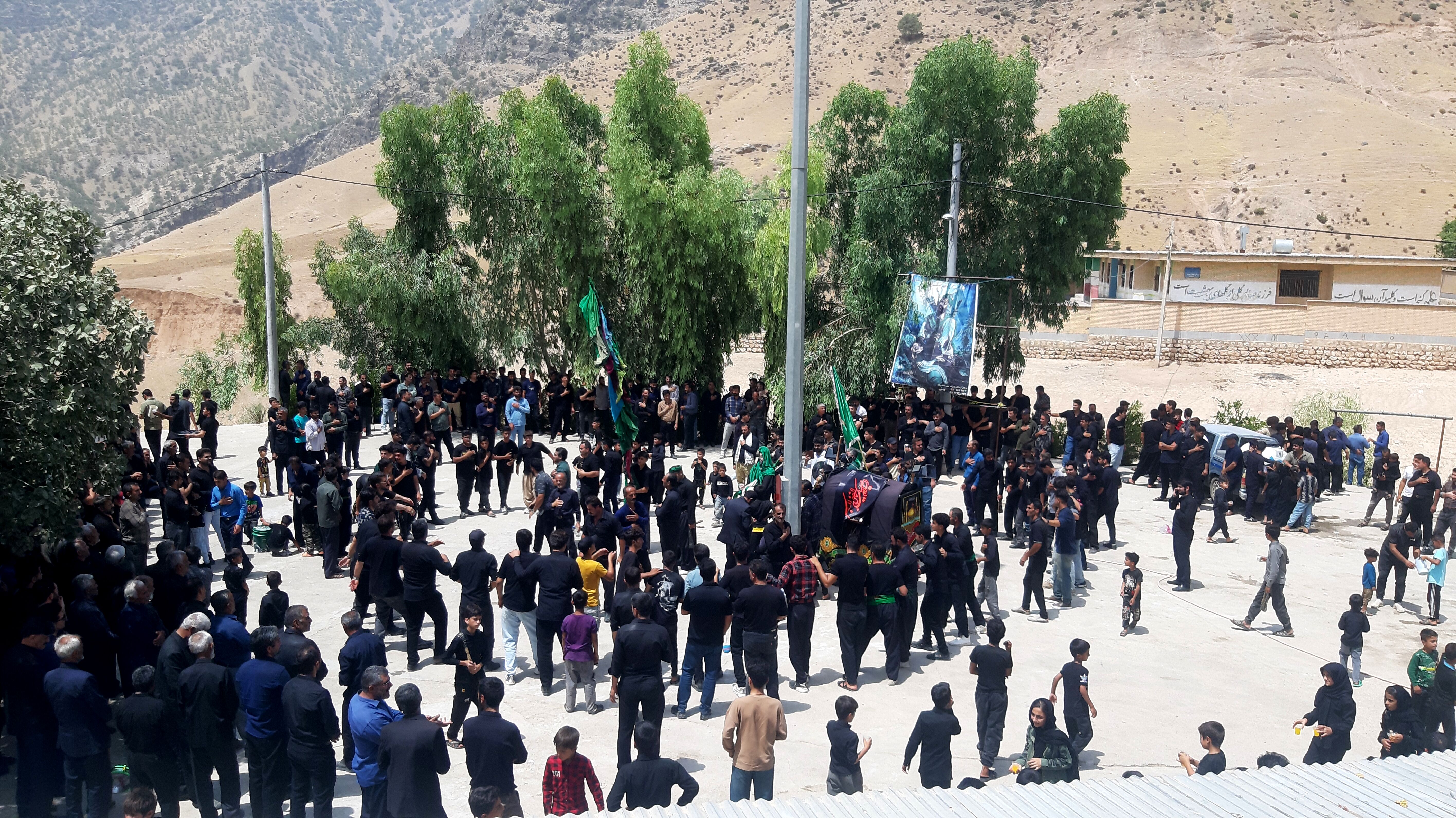 عزاداران حسینی، خیابان‌ها را غرق لبیک یا حسین کردند