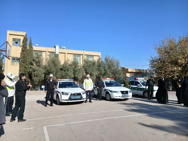 بیست‌وهفتمین مانور سراسری زلزله و ایمنی در مدرسه شهید دهقان ناحیه 2 یزد
