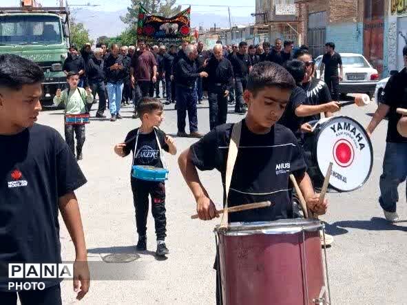 هم‌نوایی نسل‌ها در دسته‌های عزاداری امام حسین(ع) 