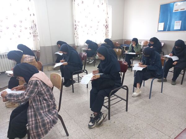 برگزاری موفق و منظم امتحانات نوبت اول دبیرستان شهیده مریم فرهانیان شهرستان چناران