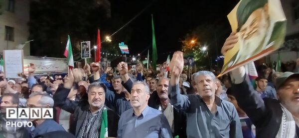 مردم نهاوند با حضور پرشور، یاد امام خمینی(ره) را زنده نگه داشتند