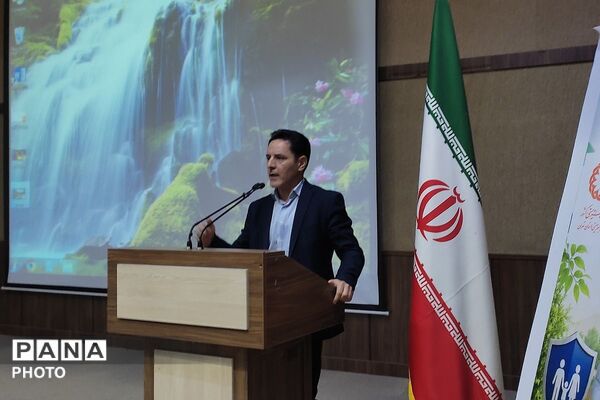 نمایشگاه نقاشی دانش آموزان شهرستان قدس  با موضوع مبارزه با اعتیاد 