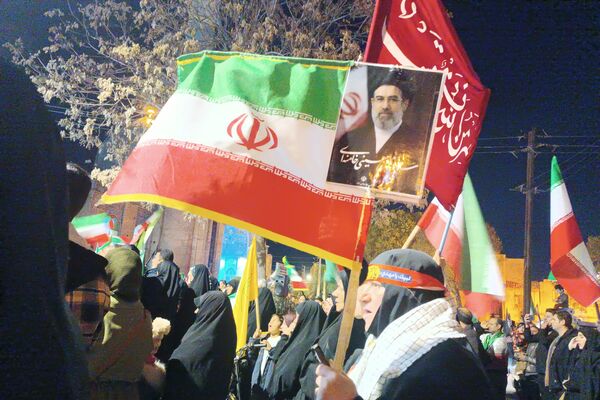 مراسم چهلمین روز شهادت دانش‌آموزان میناب