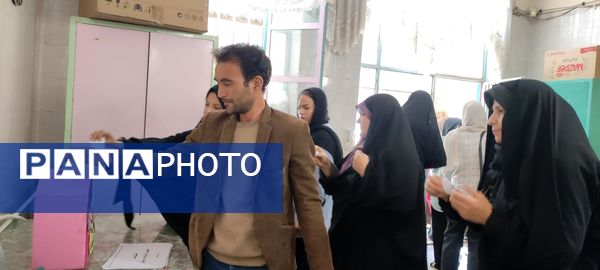 برگزاری انتخابات انجمن اولیا و مربیان در مدرسه شهید خاقانی شهرستان شیروان