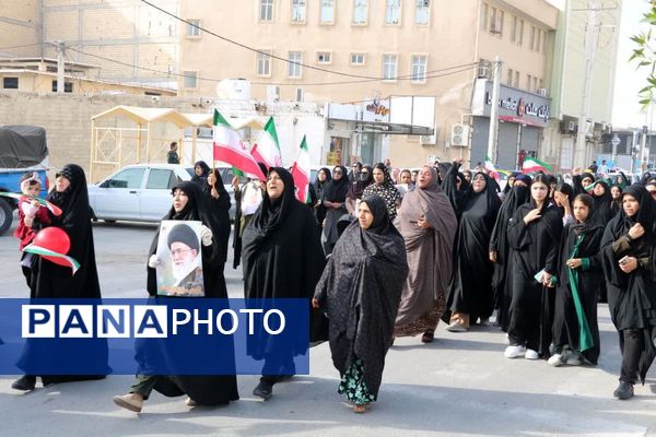 مردم بندرخمیر با حضور یکپارچه در ۲۲ بهمن اقتدار خود را فریاد زدند