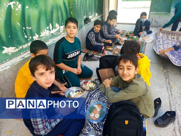 صبحانه سلامت و روز جهانی تخم مرغ در مدرسه شهدای فرهنگی شهرستان شیروان